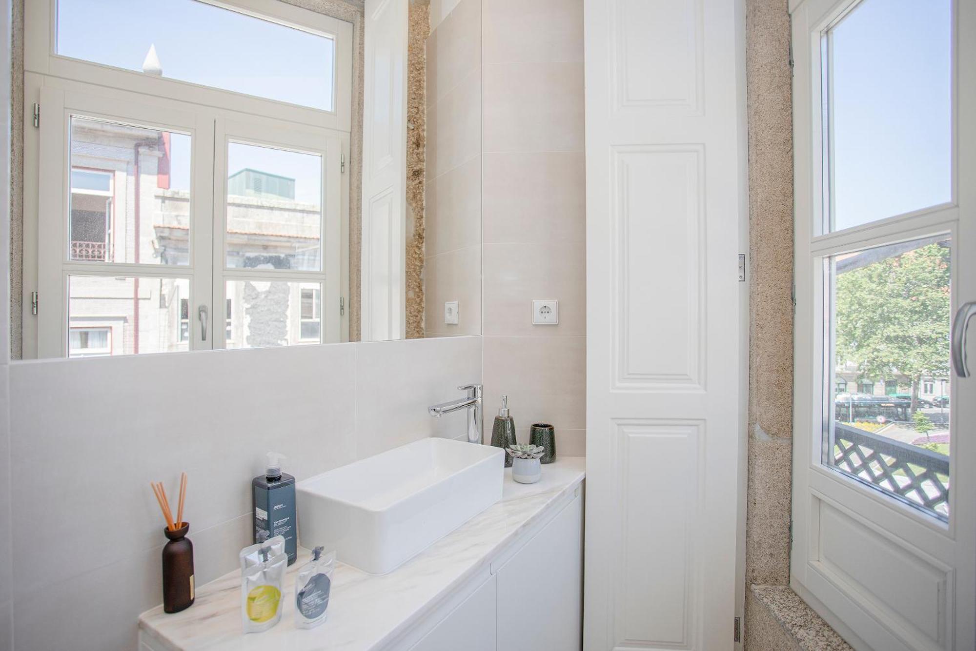 Liiiving In Porto - Aliados Stone Apartment Zewnętrze zdjęcie
